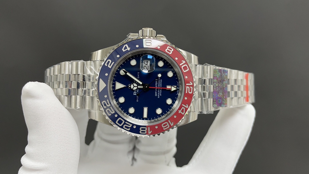 ROLEX GMT-MASTER PEPSI Bezel blue dial, 40mm