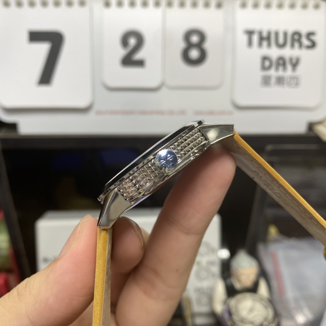 Patek Philippe Classical Watch Series 5226G-001, charcoal grey dial, 40mm Size.