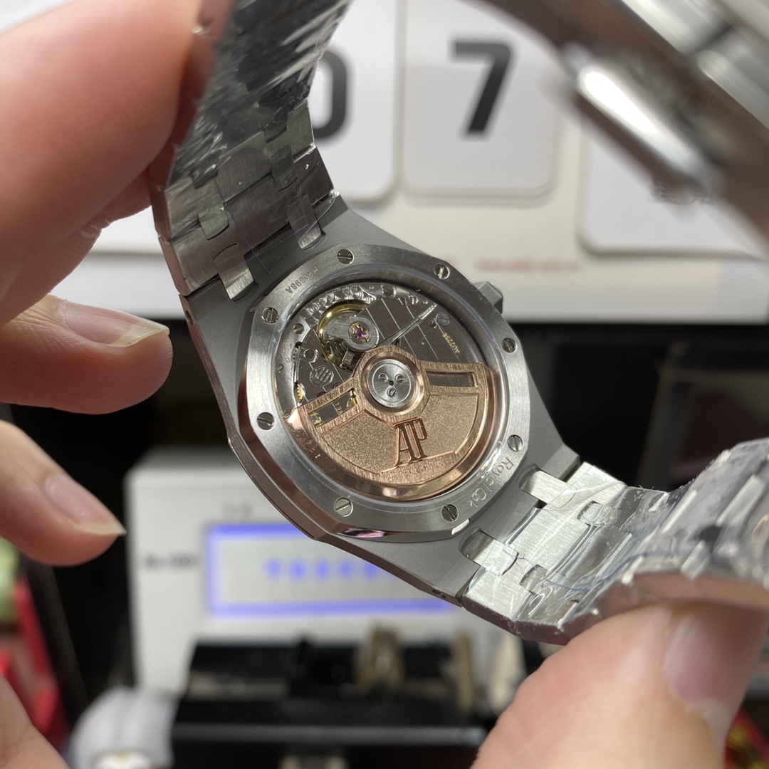 Audemars Piguet Royal Oak Offshore Series 77450ST.OO.1361ST.02, White Dial Steel Bracelet, 34mm size.WOMEN