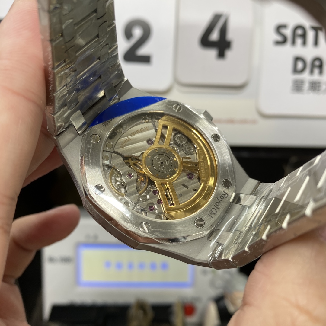 Audemars Piguet Royal Oak Offshore Series15500ST.OO.1220ST.01, Blue Dial, 41mm Size.