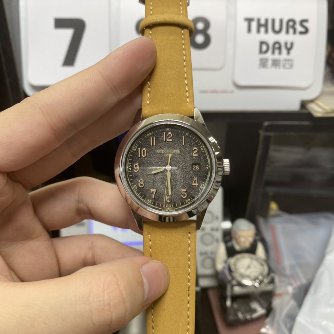 Patek Philippe Classical Watch Series 5226G-001, charcoal grey dial, 40mm Size.