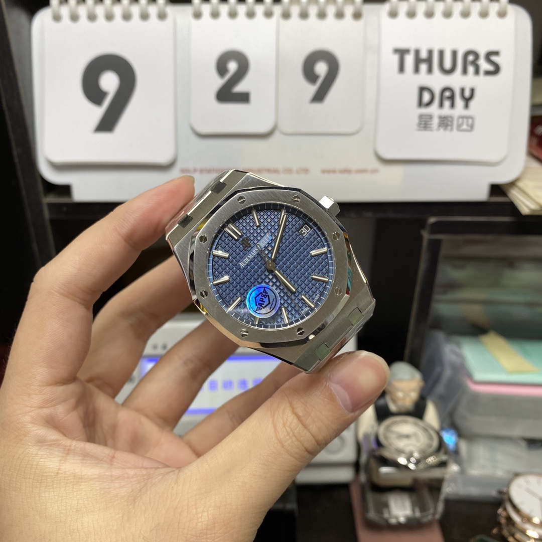 Audemars Piguet Royal Oak Offshore Series15500ST.OO.1220ST.01, Blue Dial, 41mm Size.