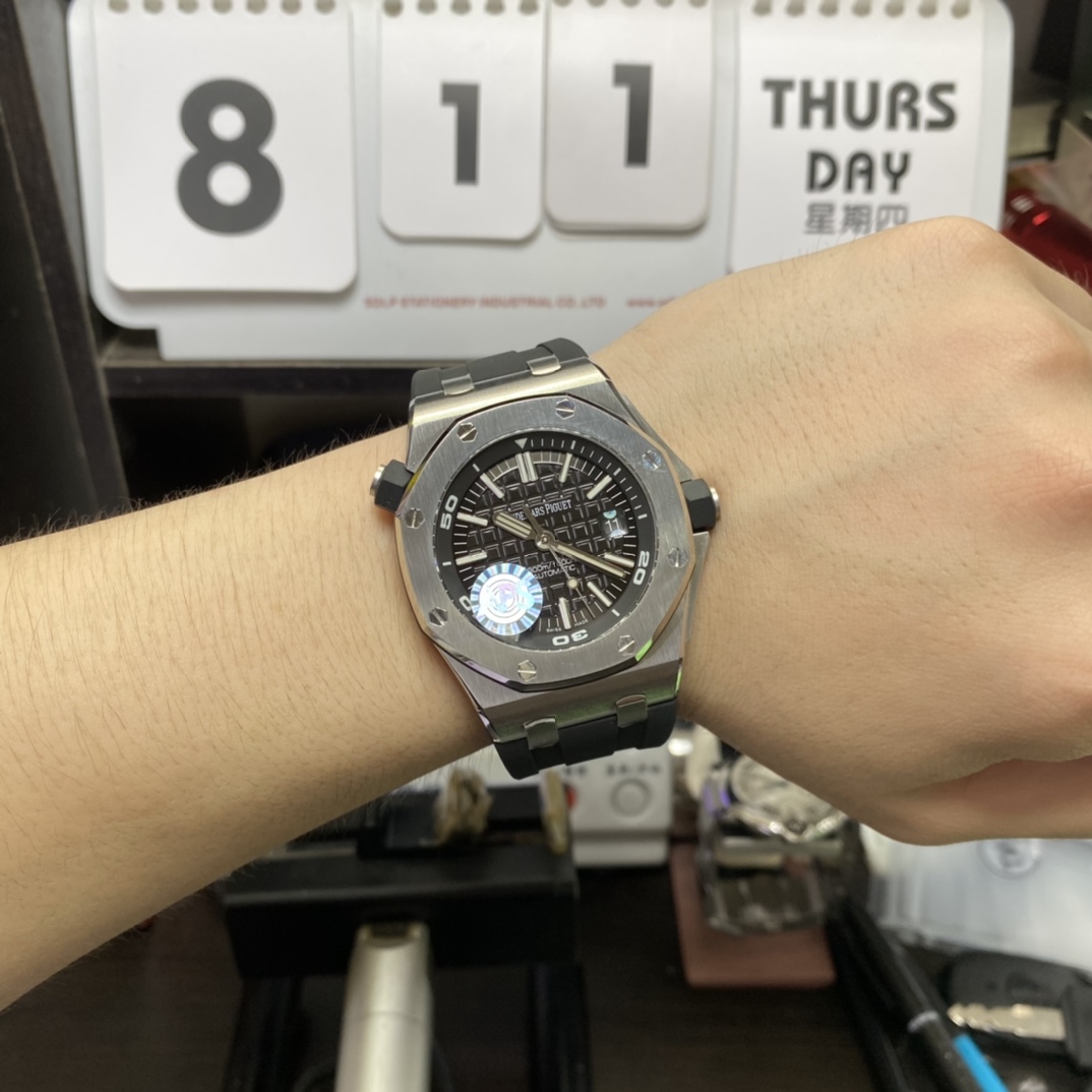 Audemars Piguet Royal Oak Offshore Series 15710ST.OO.A002CA.01, Black Transparent Caseback, 42mm Size.