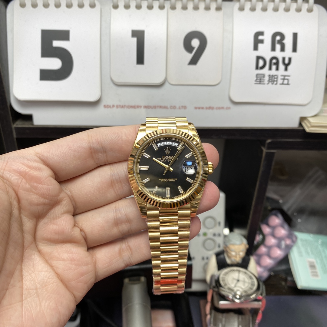 Rolex Day-Date Series m228238-0067, Ice Sugar Diamond Black Dial All-Gold Design, 40mm Size.