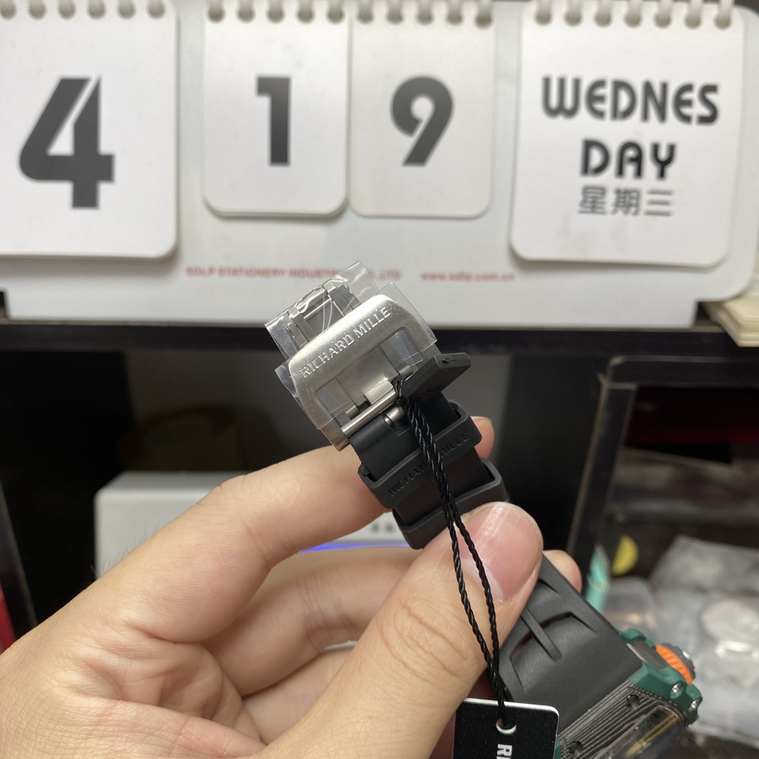 Richard Mille Men's Collection series RM21-02, Carbon Fiber Case, 42.68 x 50.12mm size.